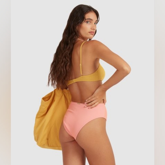 Billabong Hi Life Freya One-Piece Swimsuit - XL - Picture 3 of 11